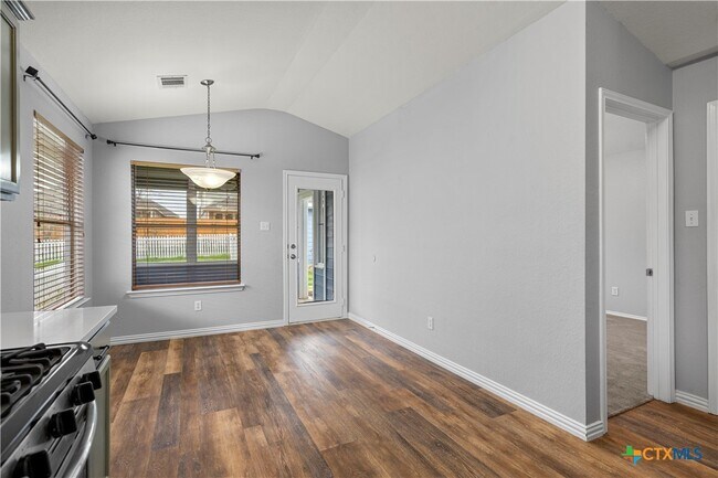 Building Photo - 4492 Mather