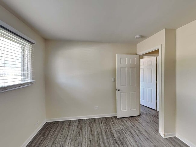 Building Photo - 164 Fairwood Dr