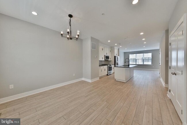 Building Photo - 328 Walnut St