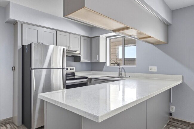 Building Photo - 1129 N Wedgewood Cir