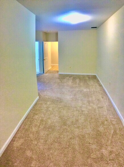 Building Photo - 526 St Paul St