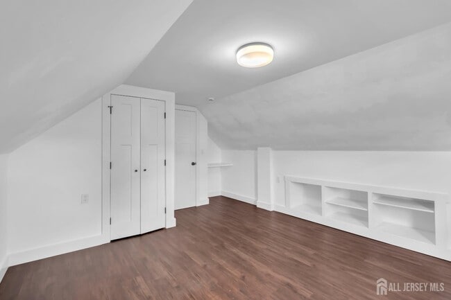 Building Photo - 20 Burnet St