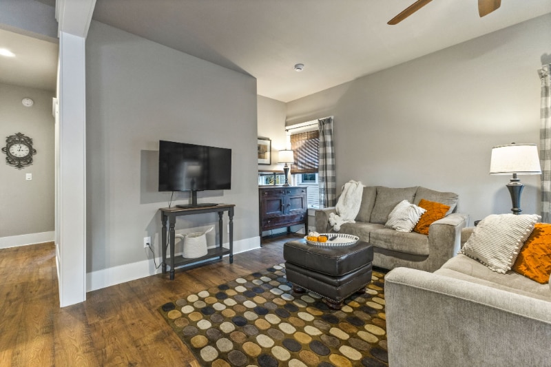 Building Photo - 925 SW Walnut St