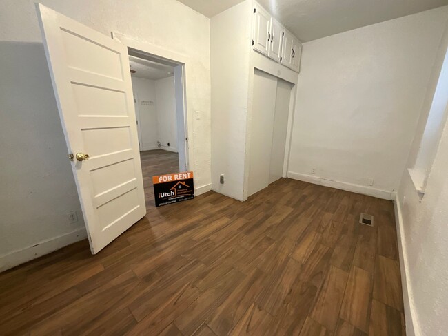 Building Photo - 295 E