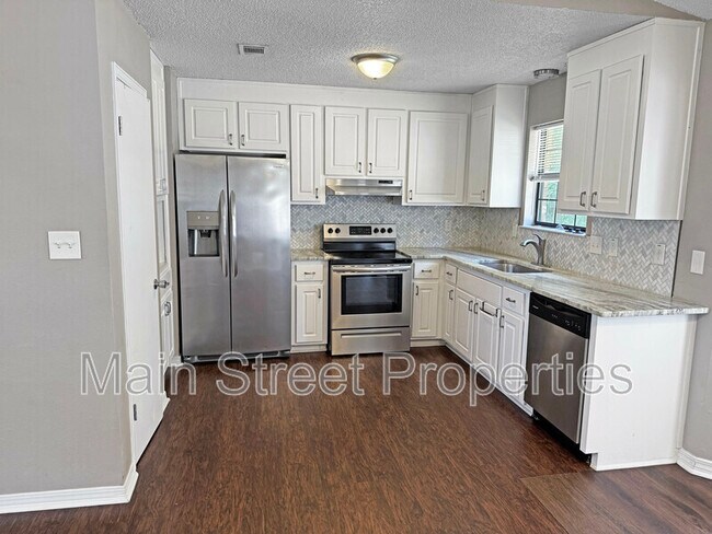 Building Photo - 7524 Sandy Creek Dr