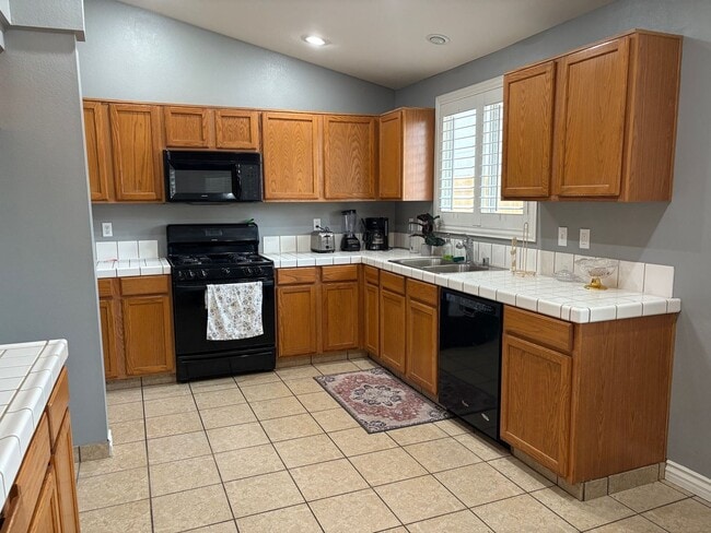 Building Photo - Move-In Ready: Updated 3-Bedroom Home with Bonus Room, Pool & RV Parking