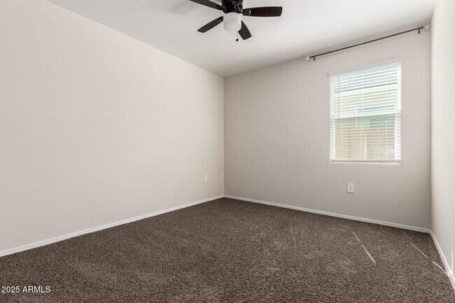 Building Photo - 5267 E Diatomite Dr