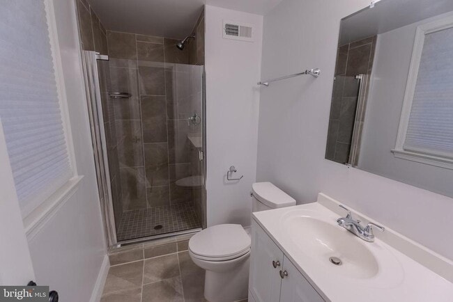 Building Photo - 308 Old Court House Rd NE