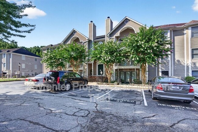 Building Photo - 3701-377D Cotswold Terrace