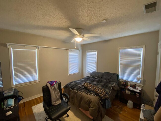 Building Photo - 3117 26th St