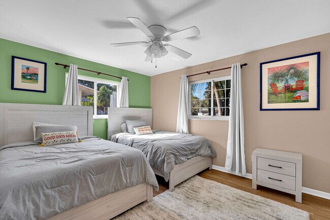 Building Photo - 897 Imperial Dr