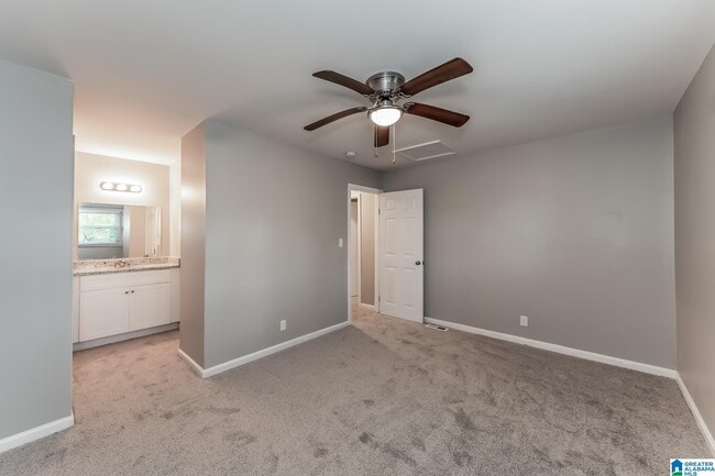 Building Photo - 1717 Bobolink Ln NE