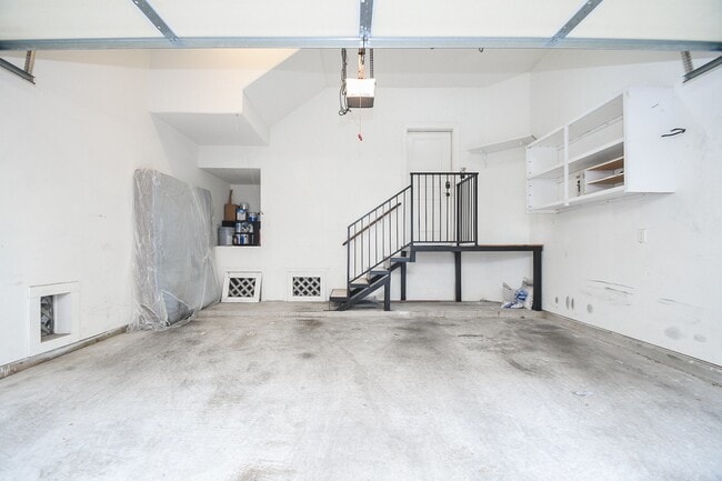 Building Photo - 1222 W 17th St