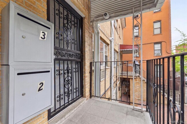 Building Photo - 315 E 163rd St