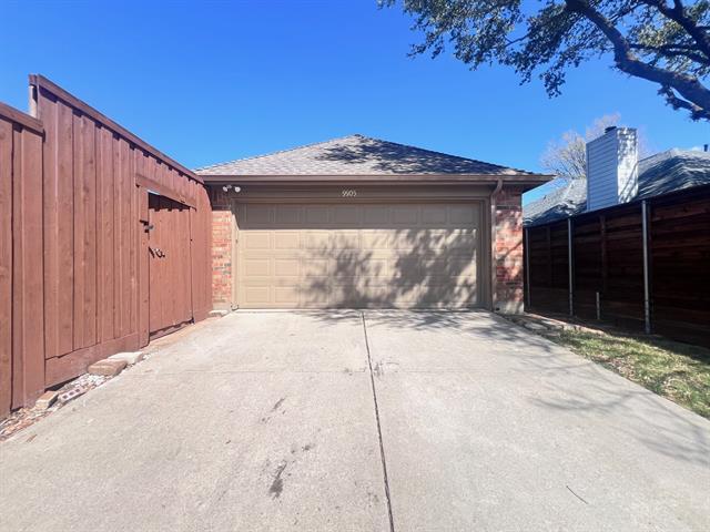 Building Photo - 9905 Ashmont Dr