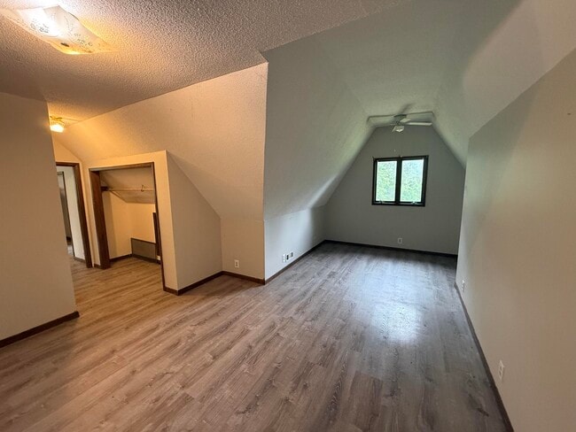 Building Photo - 4284 State Rd J