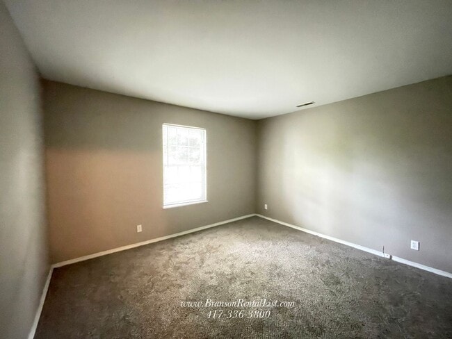 Building Photo - Newly Updated