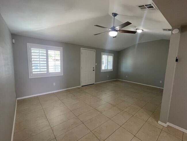 Building Photo - Great Home in Arcadia Light - Price Reduced