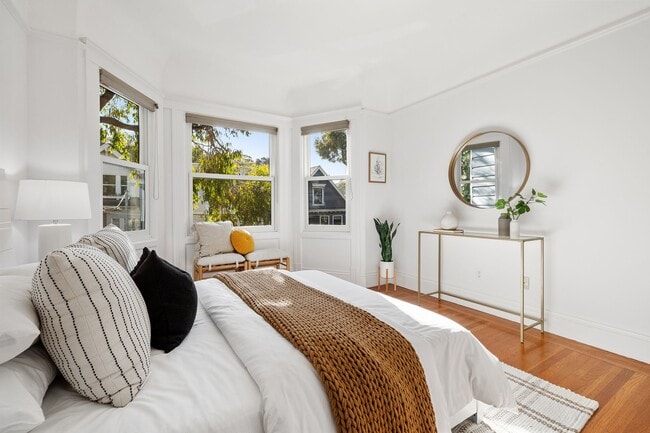 Building Photo - Bernal Heights: Remodeled Unfurnished Top Floor Condo w/ Garage Parking & Shared Yard
