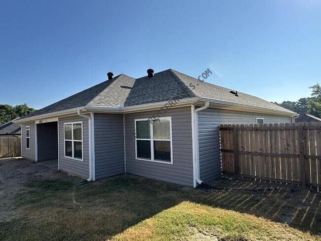 Building Photo - 1057 Heritage Way