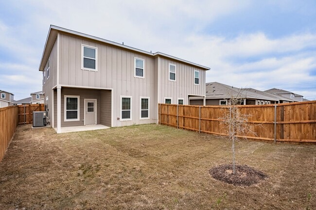 Building Photo - AVAILABLE NOW! GORGEOUS 4 BEDROOM DUPLEX LOCATED IN MIDLOTHIAN ISD!