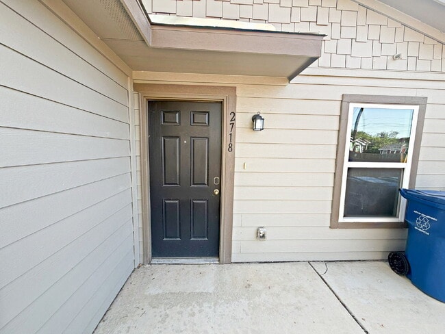 Building Photo - 2718 Bernuda, San Antonio, TX 78222