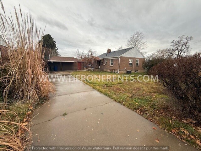 Building Photo - NO DEPOSIT option available for qualified renters with Obligo.