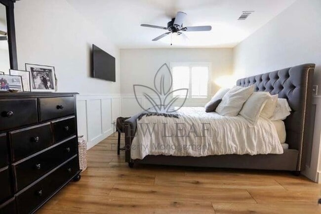 Building Photo - Stunning Claremont Home
