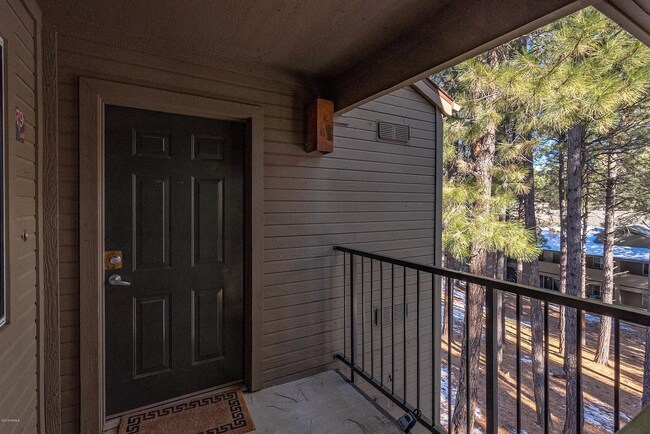 Building Photo - West-Flagstaff Condo in the Arbors - 2 Bed, 2 Bath - Students OK! 1 Sm. Pet OK! Avail. July 10th!!