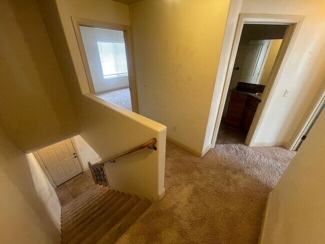 Building Photo - Cedar City Beauty