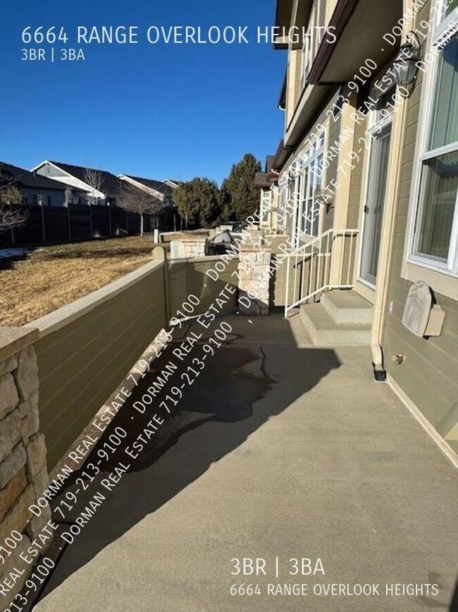 Building Photo - Beautiful 3 Bedroom Townhome