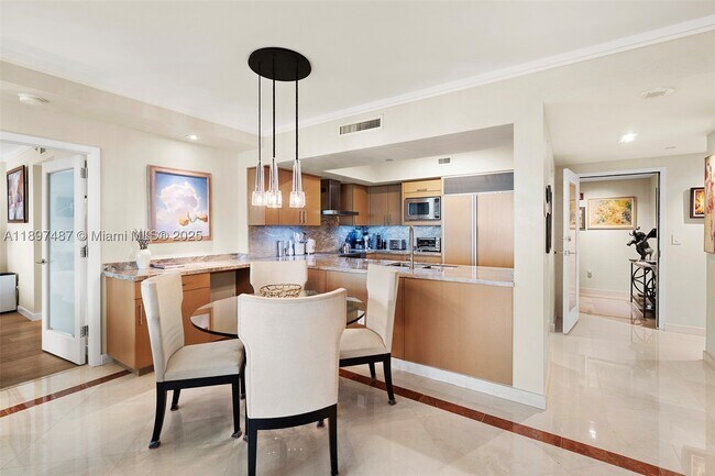 Building Photo - 1455 Ocean 1003