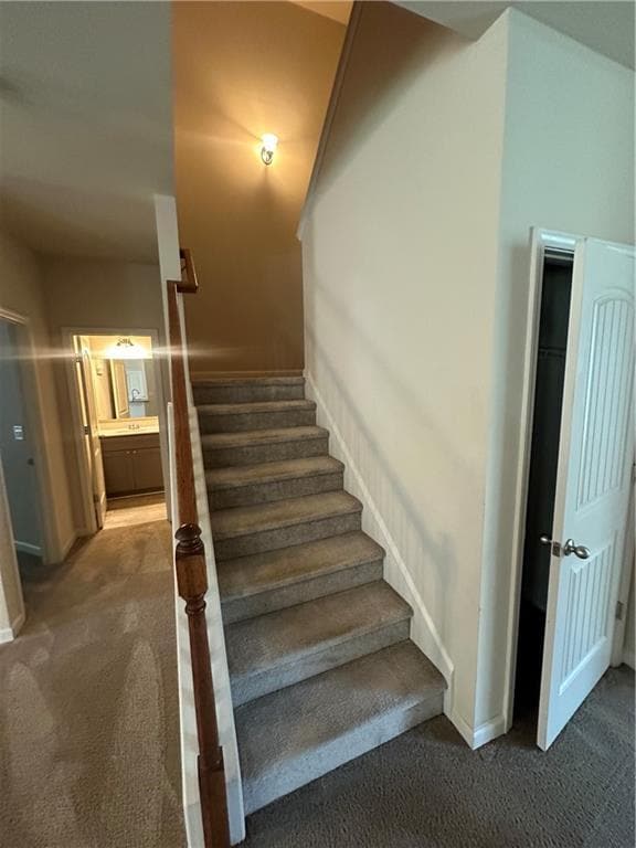 Building Photo - 571 Collingsworth Ln NE