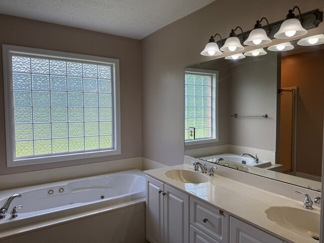 Building Photo - 105 Owls Nest Ct