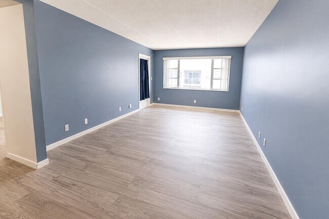 Building Photo - 4500 N Flagler Dr
