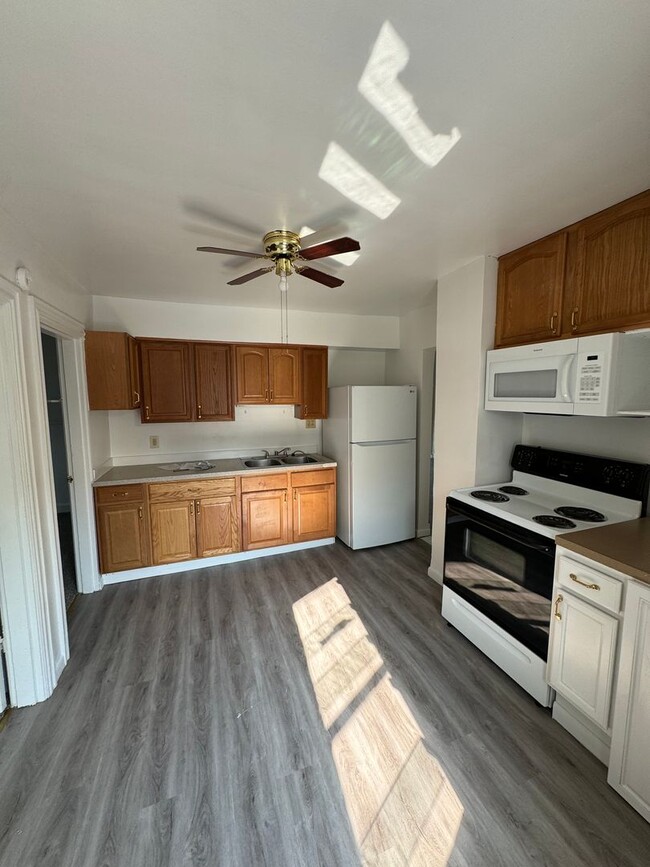 Building Photo - Charming 2 Bedroom, 1 Bath Apartment | Carlisle Area Schools!