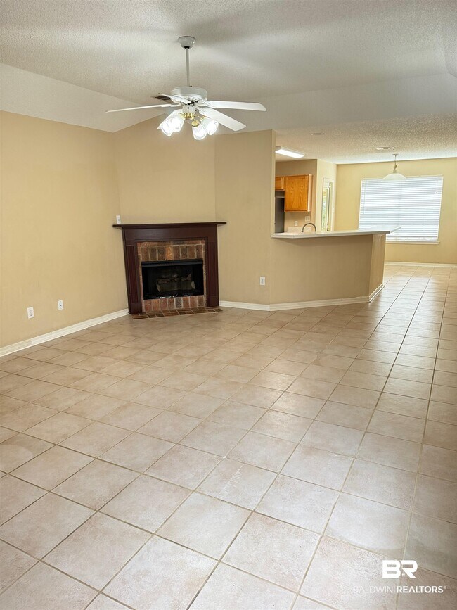 Building Photo - 406 Belle Chase Ct N