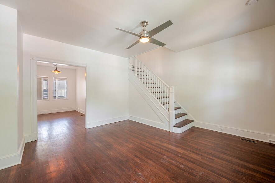 Building Photo - 1109 Abbey Pl NE