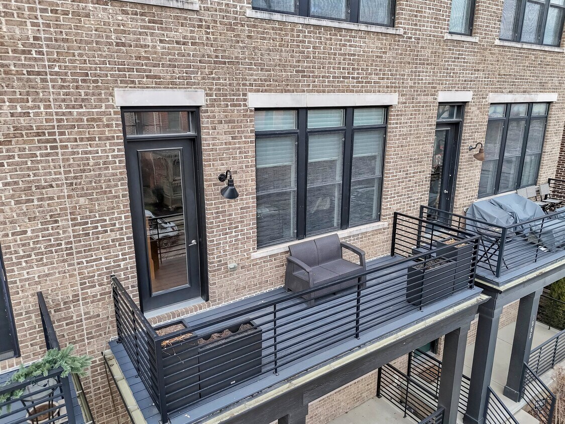 Building Photo - 1061 Harrison Park Pl