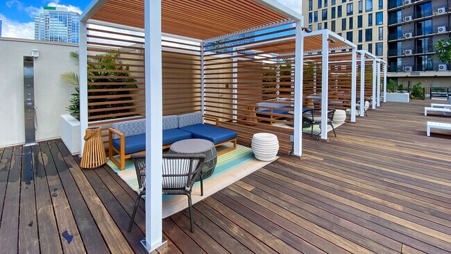 Building Photo - Aalii ocean view unit for rent, furnished and 1 free parking stall