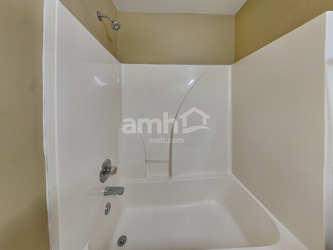 Building Photo - 6544 Broken Bow Dr