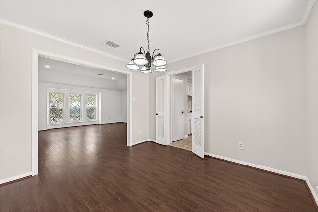 Building Photo - 6207 Claridge Dr