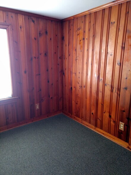 office or den - 707 Monroe St