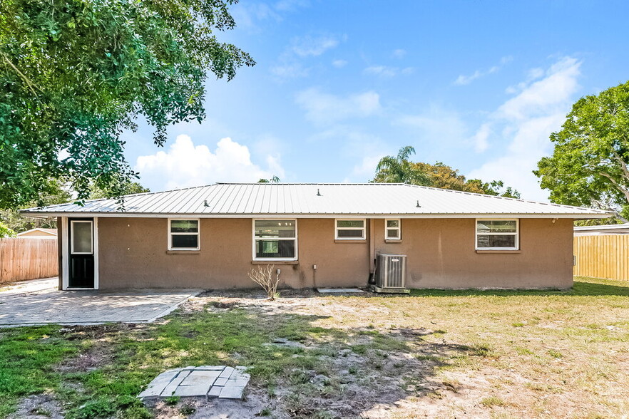 Building Photo - 5045 Silk Oak Dr