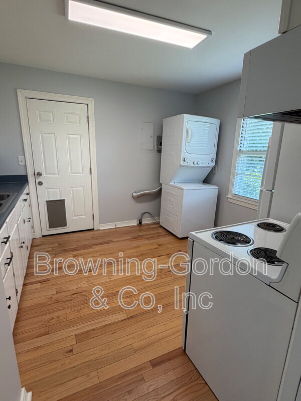 Building Photo - 538 Fairlane Dr