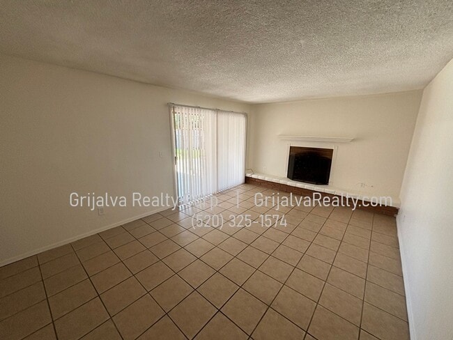 Building Photo - Large Eastside 4 Bedroom, 2 Bath House for Rent (Tanque Verde/Pantano)