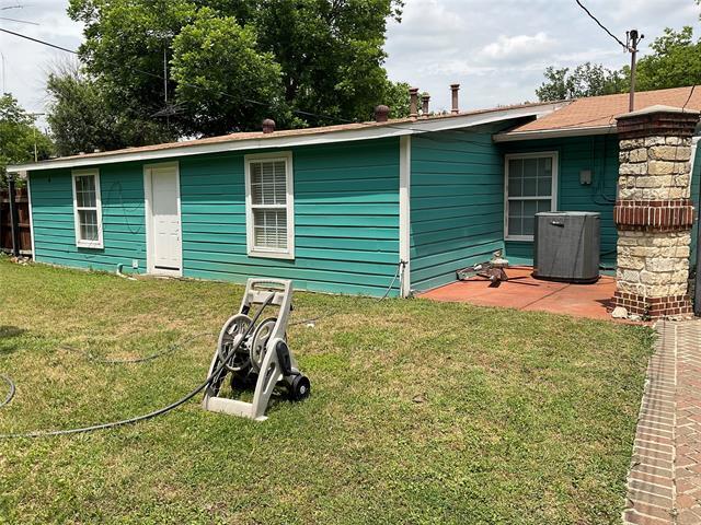 Building Photo - 900 Aleta St