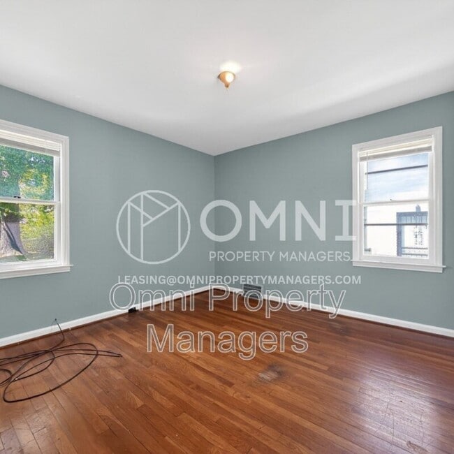 Building Photo - 11529 Roxbury St