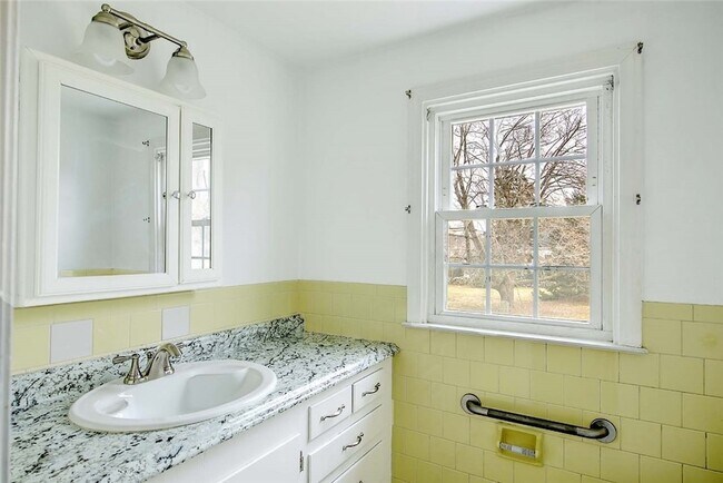 Building Photo - 12 Whalen Dr