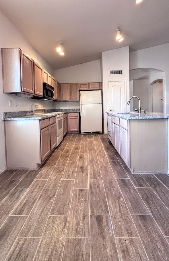 Building Photo - Spacious 4BR 2BA Home w/ Mountain-View Patio • Granite Counters • 2-Car Garage in Tucson